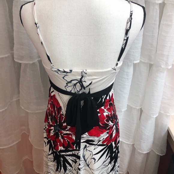 Elegant Formal Dress - Picture 2 of 2